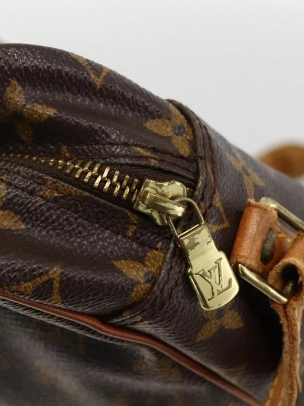 LOUIS VUITTON Monogram Trocadero 30 Shoulder Bag - Picture 9 of 16